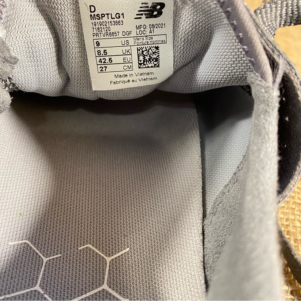 New balance fresh foam running shoes gray suede tan lite weight men’s size 9 - Picture 13 of 13